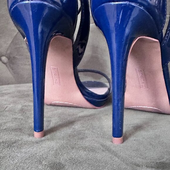 Steve Madden Patent Leather 'Rebeca' Heel - Picture 9 of 9